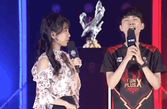 看似轻描淡 看似轻描淡